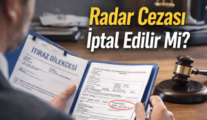Radar cezasına itiraz dilekçesi hazırlama sürecini gösteren mahkeme temalı görsel