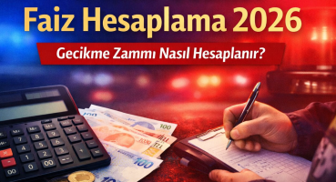 Trafik cezası faiz hesaplama 2026 görseli – gecikme zammı hesaplama, hesap makinesi ve trafik polisi temalı